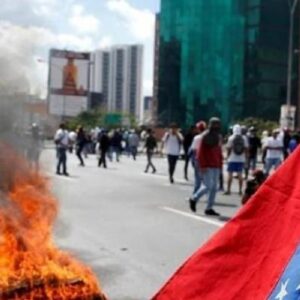 Parolin vuelve a pedir “una salida pacífica y democrática” para la crisis en Venezuela