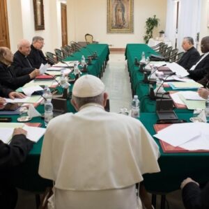 Menos clérigos y más mujeres, la propuesta del C9 para la Curia