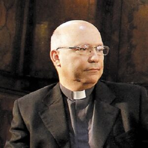 Mons. Fernando Ramos continúa como Secretario General de la CECh