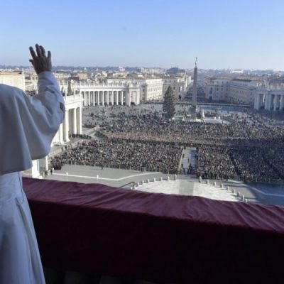 El Papa, Mensaje Navideño: construir un mundo más humano para los niños de hoy y mañana