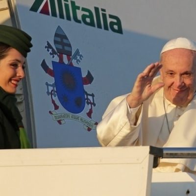 El Papa ya viaja rumbo a Chile