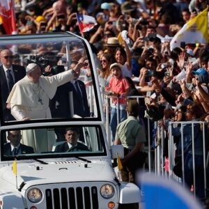 Papa a jóvenes: “Hablen, no se dejen callar, ayúdennos a que la Iglesia no sea la Santa Abuela Iglesia”