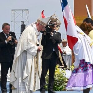 Paz y unidad para Chile, pidió el Papa al despedirse