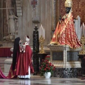San Pedro y San Pablo: El Papa bendice los Palios para 30 arzobispos
