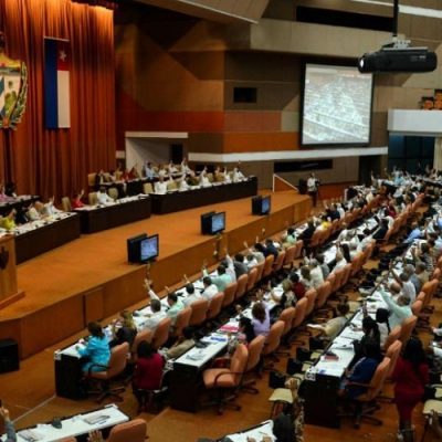 Cuba elimina de su constitución la referencia al comunismo