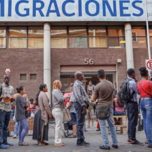 Migración a Chile: Continúan las deudas