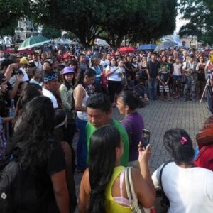Indígenas brasileños acusan a Bolsonaro de buscar su “total genocidio” para “abrir la Amazonia al agronegocio y la minería”
