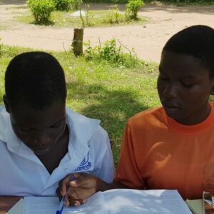 Uganda: El programa “La Educación no puede esperar” impacta en la educación de las niñas