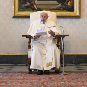 El Papa: Ninguna tolerancia para el racismo; no a la violencia
