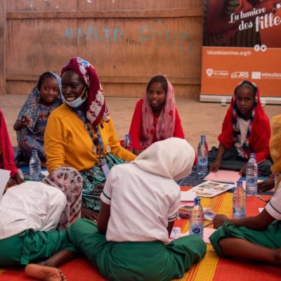 Chad: Dibujando un futuro mejor para las niñas refugiadas