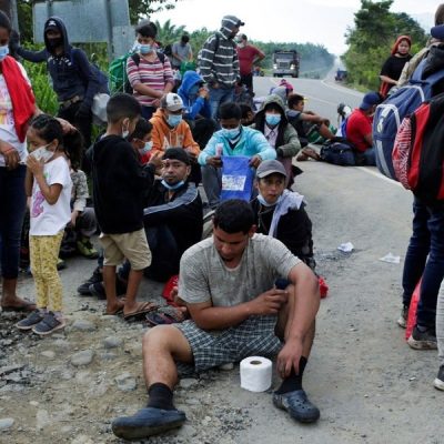 Bloqueada la caravana de migrantes de Honduras hacia EE.UU.