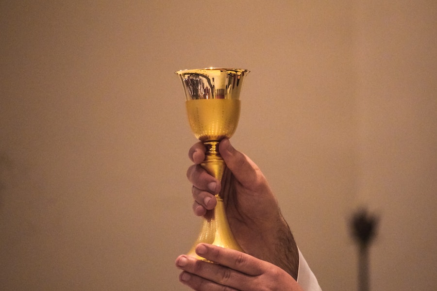 Sangre del costado de Cristo, embriágame | Revista Mensaje